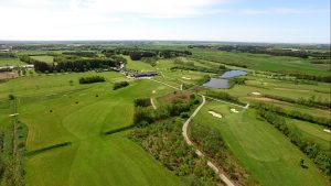 Anlægget på Brønderslev Golfklub består af 27 huller og 9 hullers pay-and-play